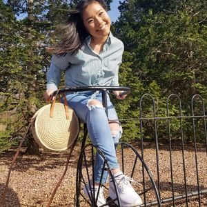 Meet your Posher, Elizabeth